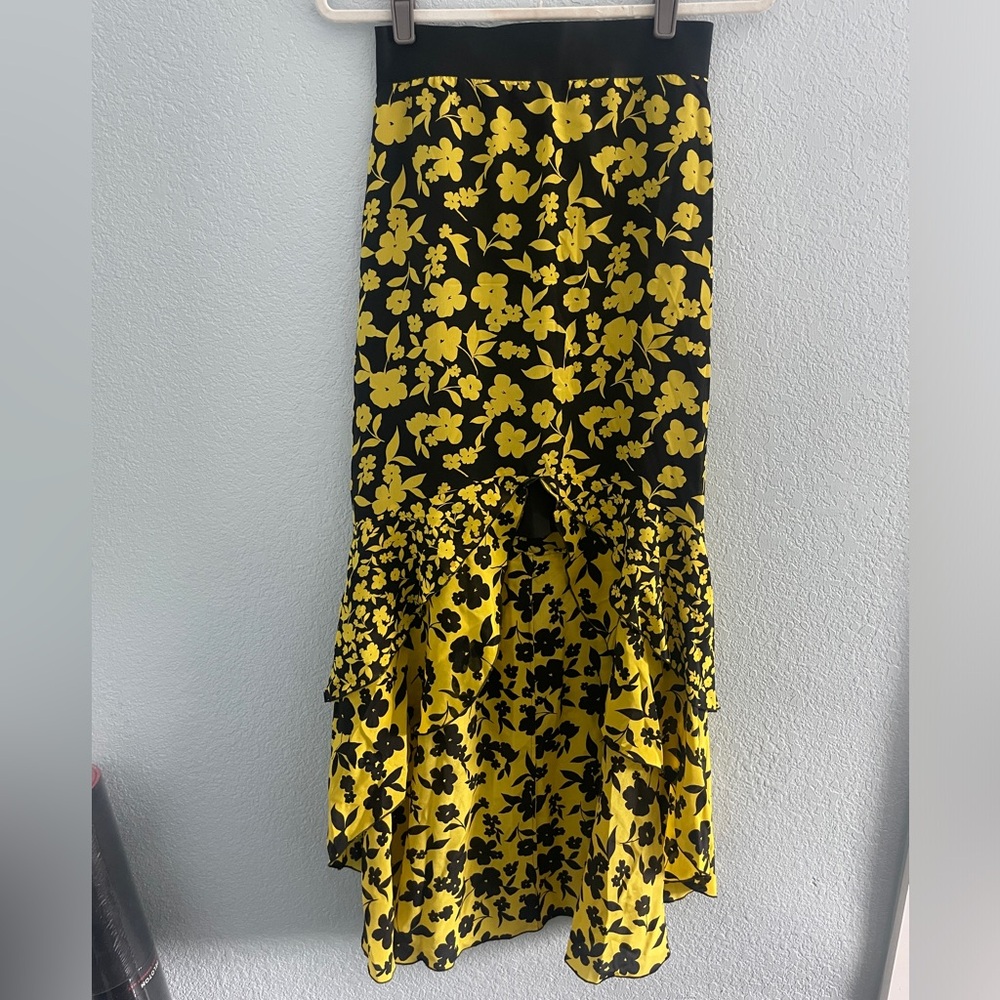 Alice and Olivia High Low Skirt Yellow and black floral size 4